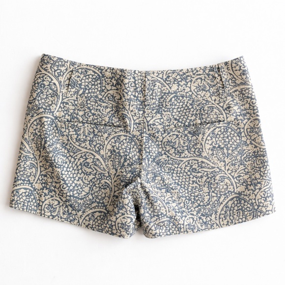 Ann Taylor • Paisley Print Tailored Shorts | Blue Ivory | High Waist | Size 00P - Picture 5 of 10